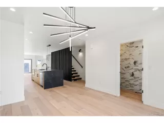 Photo #2: 4619679 Listing