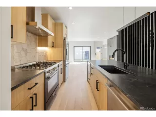 Photo #6: 4619679 Listing