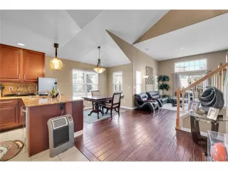 Photo #4: 4621545 Listing