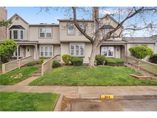 MLS: 4621764 Condo For Sale