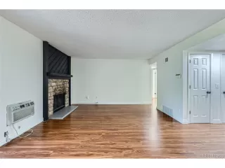 Photo #5: 4622291 Listing