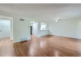 Photo #6: 4622291 Listing