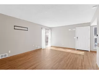 Photo #2: 4623529 Listing