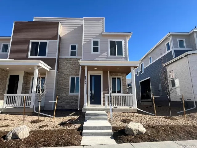 MLS: 4624111 Condo For Sale