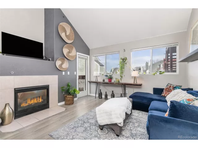 MLS: 4624318 Condo For Sale