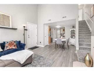 Photo #5: 4624318 Listing 