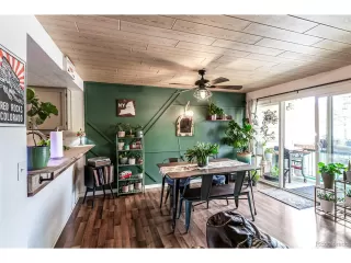 Photo #5: 4624516 Listing