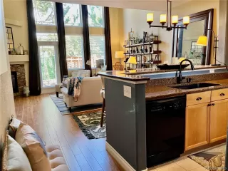 Photo #5: 4625772 Listing 