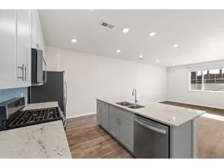 Photo #2: 4628012 Listing