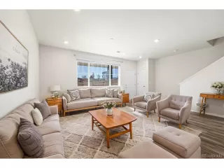 Photo #5: 4628012 Listing