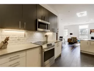 Photo #5: 4628782 Listing