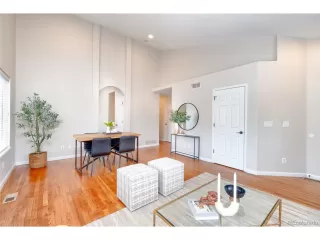 Photo #3: 4631851 Listing 