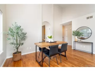 Photo #5: 4631851 Listing 