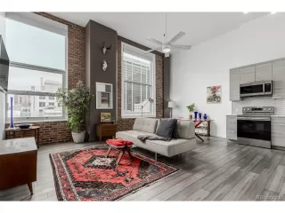 Browse active condo listings in NEUSTETERS