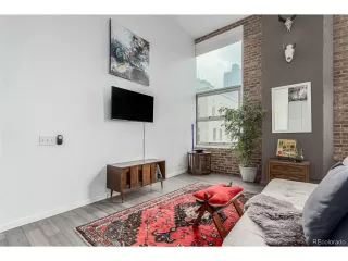 Photo #2: 4635793 Listing