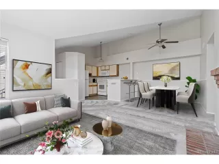 Photo #5: 4635995 Listing