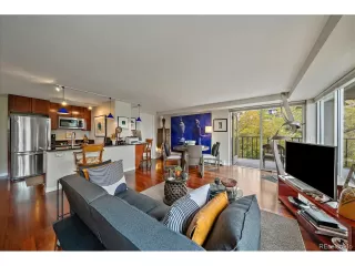 Photo #3: 4636837 Listing