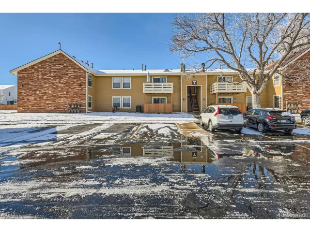 MLS: 4640796 Condo For Sale