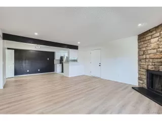 Photo #5: 4640796 Listing 