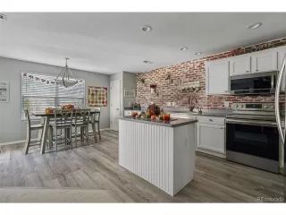 Photo #6: 4641126 Listing