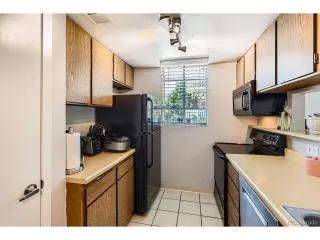 Photo #5: 4642855 Listing 