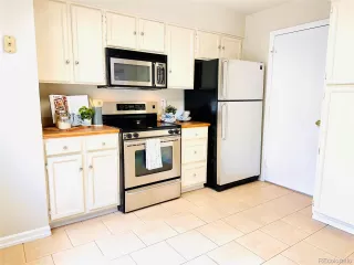 Photo #2: 4643207 Listing 