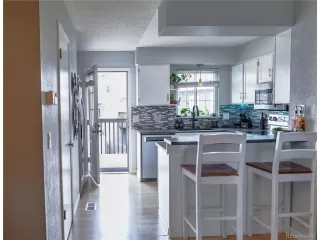 Photo #4: 4645729 Listing