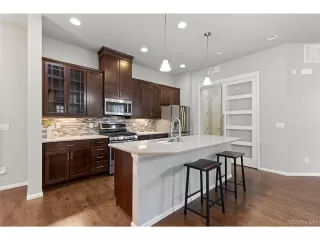 Photo #6: 4647663 Listing