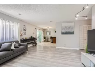 Photo #2: 4648246 Listing 