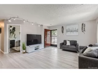 Photo #5: 4648246 Listing 