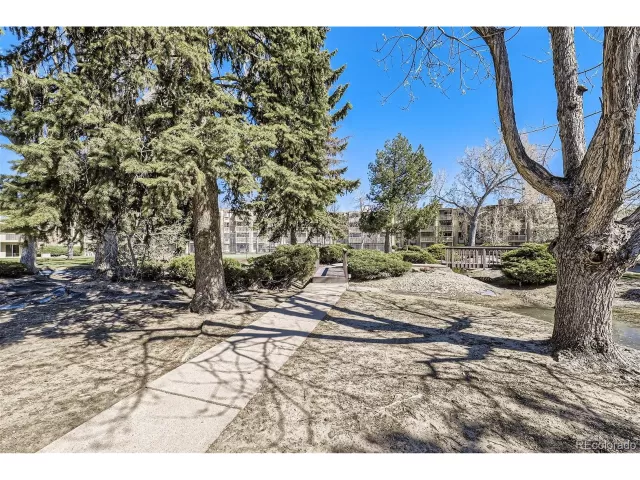 MLS: 4649318 Condo For Sale