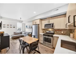 Photo #2: 4654476 Listing 