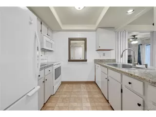 Photo #3: 4655007 Listing