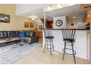 Photo #6: 4656104 Listing