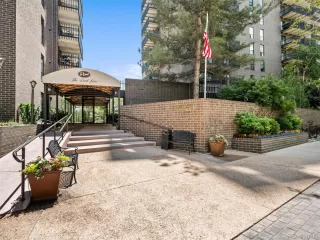 Photo #2: 4657885 Listing 