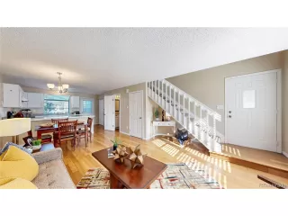 Photo #5: 4658621 Listing