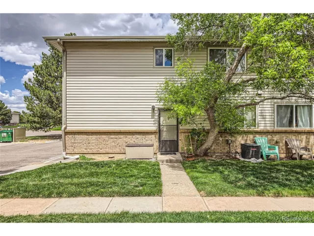 MLS: 4660138 Condo For Sale