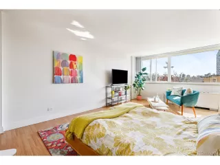 Photo #5: 4660663 Listing