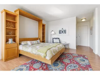 Photo #6: 4660663 Listing