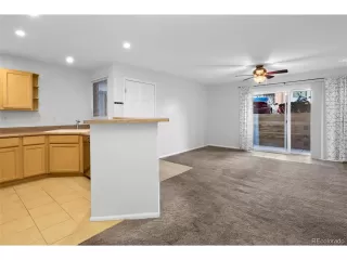 Photo #4: 4660876 Listing