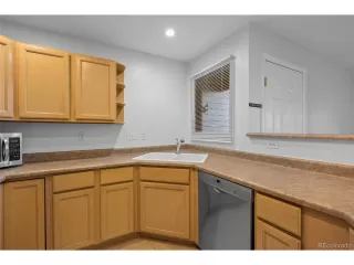 Photo #5: 4660876 Listing