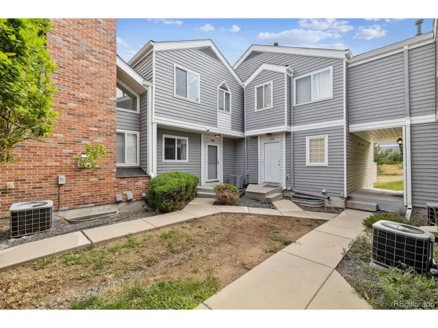 MLS: 4661498 Condo For Sale