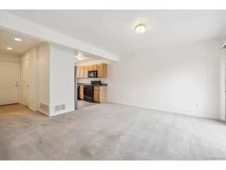 Photo #5: 4661498 Listing