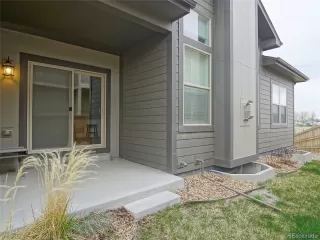 Photo #5: 4661617 Listing