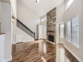 Photo #5: 4661660 Listing