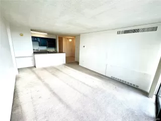 Photo #4: 4663183 Listing