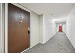 Photo #3: 4663948 Listing