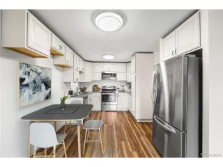 Photo #6: 4664022 Listing