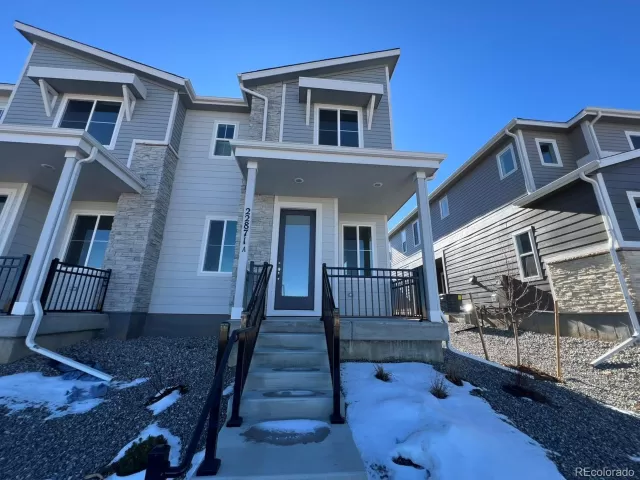 MLS: 4665672 Condo For Sale