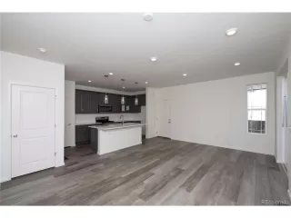 Photo #5: 4666377 Listing 